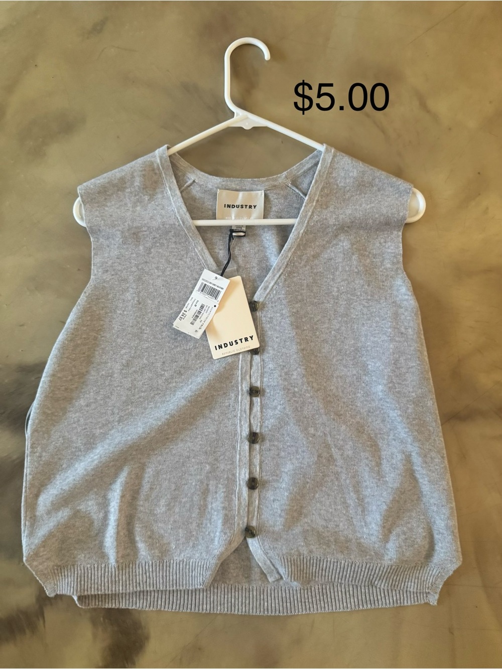 INDUSTRY Sleeveless Button-Front Knit Vest in Light Gray